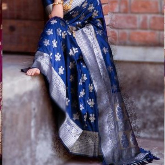 JHEAPS CLASSY BLUE WITH SILVER ZARI SOFT SILK DESIGNER SAREE - Picture 2 of 3